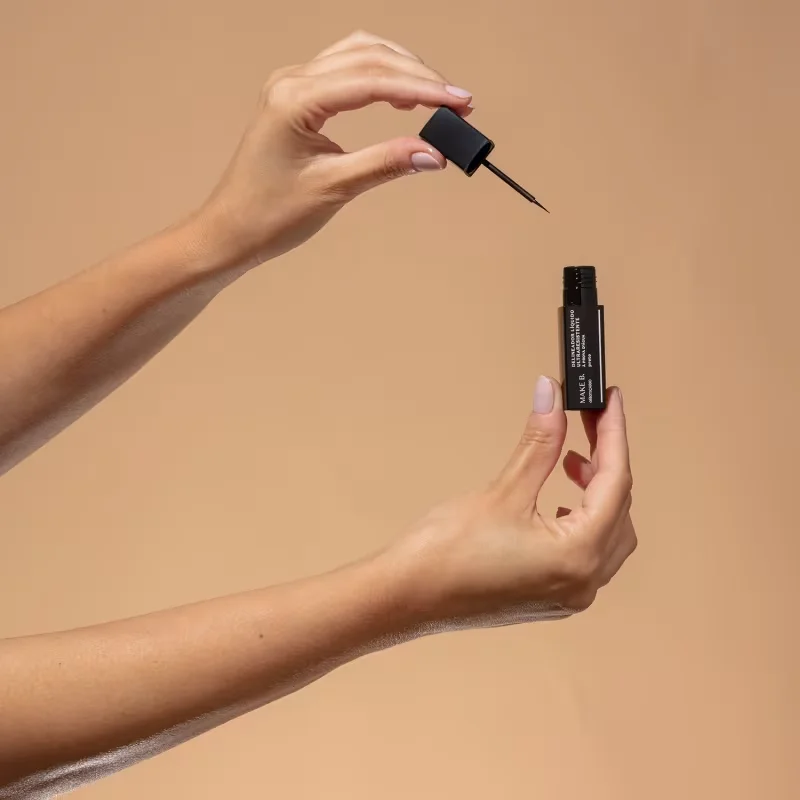 Delineador Líquido Para Olhos Preto Make B.
